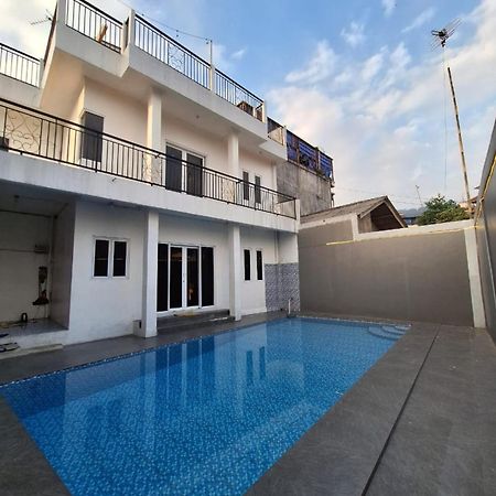 Villa Putih チサルア エクステリア 写真